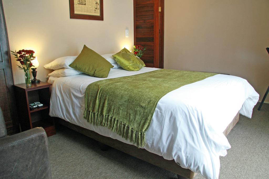 Queen Manor Boutique Guest House Graaff-Reinet Kamer foto