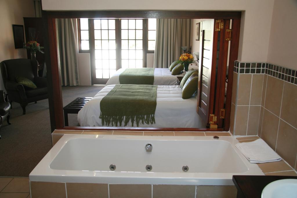 Queen Manor Boutique Guest House Graaff-Reinet Kamer foto