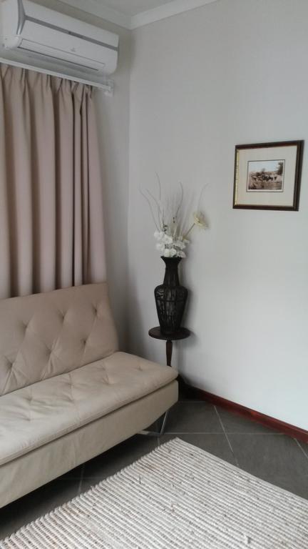 Queen Manor Boutique Guest House Graaff-Reinet Buitenkant foto