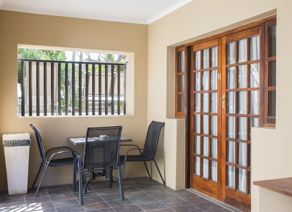 Queen Manor Boutique Guest House Graaff-Reinet Buitenkant foto