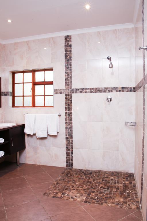 Queen Manor Boutique Guest House Graaff-Reinet Buitenkant foto